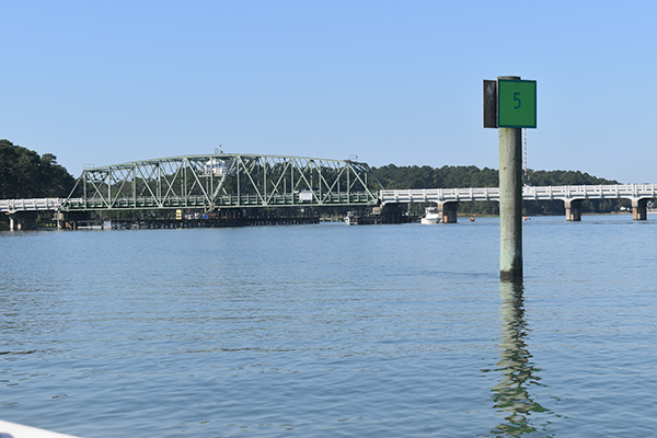 Bridge stuck open - Gazette Journal