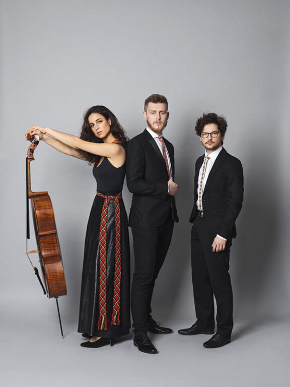 arts trio agora