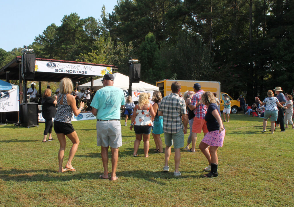 gloucester wine fest 7 dancing