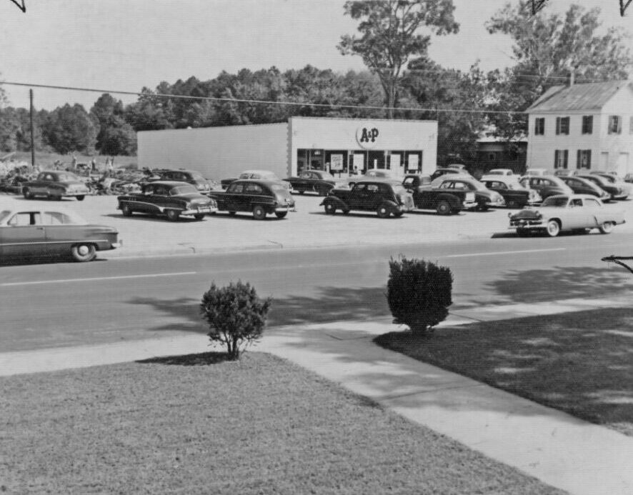 put in glimpses with 1954A&P Store in 1954